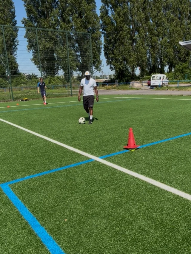 🔥 SESSION SPÉCIALE ATTAQUANTS DE CE MARDI 20/05/25🔥
Tu veux marquer plus, frapper plus juste, et devenir chirurgical dans la zone de vérité ?
🚀 Cette séance est faite pour les vrais 🔥

•Finition sous pression
•Geste juste en une touche
•Appels tranchants
•Enchaînements rapides
•Mental du tueur devant le but

🎯 Tu veux être décisif ? Alors viens bosser avec moi comme un pro.
📍 Strasbourg /Schiltigheim
📆 Sur rendez-vous et réservations en DM

👉 Tag ton binôme d’attaque 💬

#Foot2025 #TrainingDay #FootballSkills #StrikerSession #FootballLife #NextGenPlayers #Buteur #StrikerMindset #Finisher #OnVeutDesButs #GrindMode #WorkRate #NoDaysOff #RoadToPro #FootAddict #SkillsTraining #FootballFocus #SoccerDrills #PlayerDevelopment #CoachLife #ClutchPlayer #EntrainementFoot #FootballReel #FootballContent #ZoneDeVérité #saiyansoccer #footballcoach